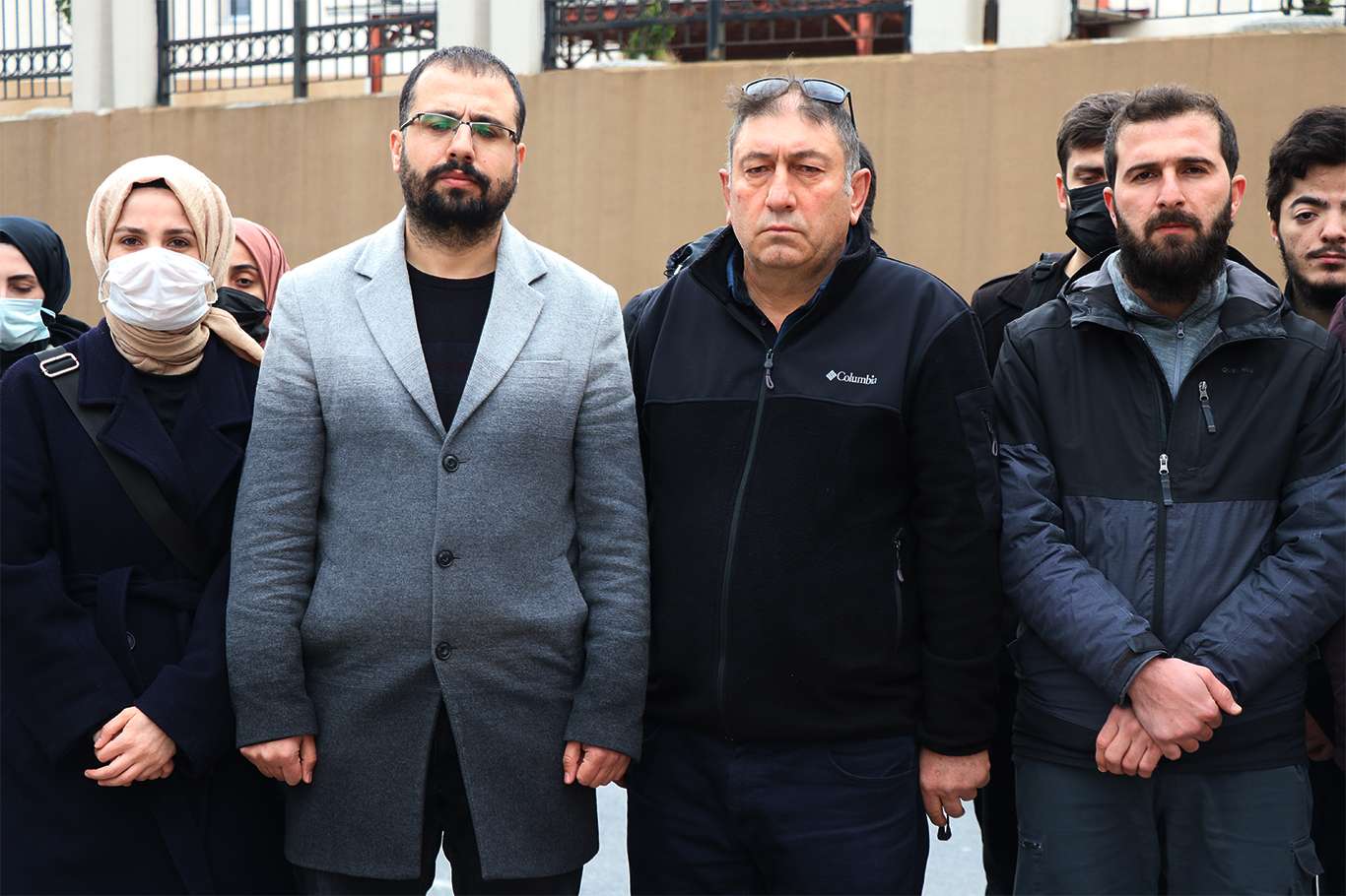 Hastane ihmali iddiasıyla yaşam mücadelesi veren genç kızın ailesinden yetkililere çağrı Hastane ihmali iddiasıyla yaşam mücadelesi veren genç kızın ailesinden yetkililere çağrı